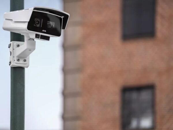 AXIS P1518-LE, camera tip box cu vedere panoramică, detalii precise și iluminare IR