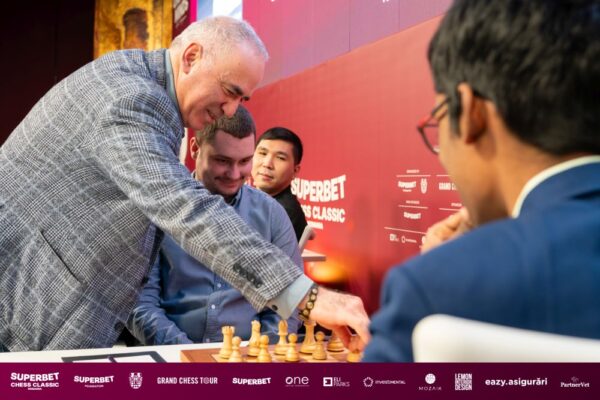 Superbet Chess Classic România: Vachier-Lagrave învinge campionul mondial și preia conducerea clasamentului