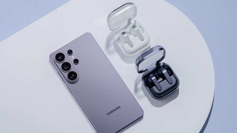 Samsung lansează noua serie Galaxy Buds4 cu sunet de ultimă generație