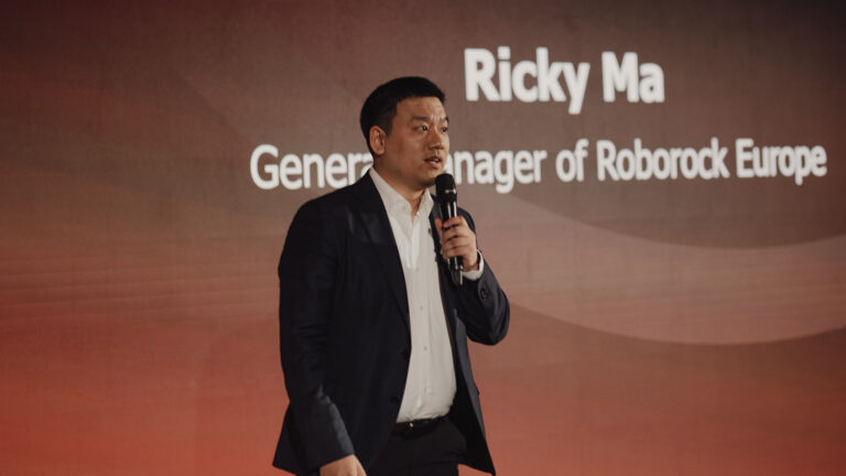 Roborock prezintă noile serii Saros 20 și F25, marcând un nou pas în automatizarea curățeniei