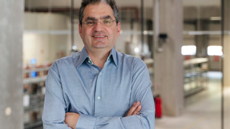 Sezamo: 6 din 10 clienți comandă apă online.