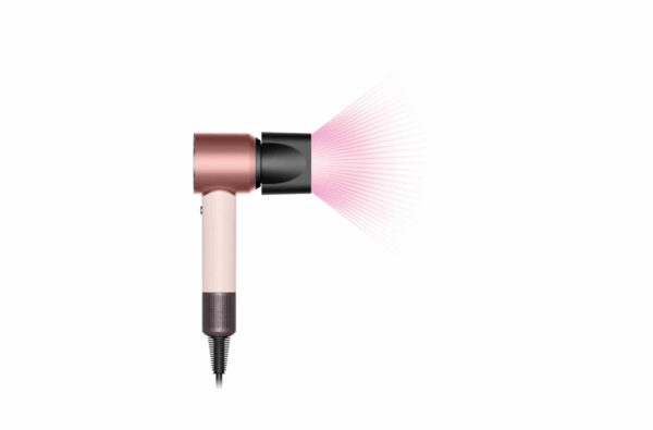 Dyson lansează Supersonic™ Travel: mai ușor, mai compact, fără compromis de performanță